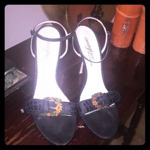 Imagine by Vince Camuto black suede all leather